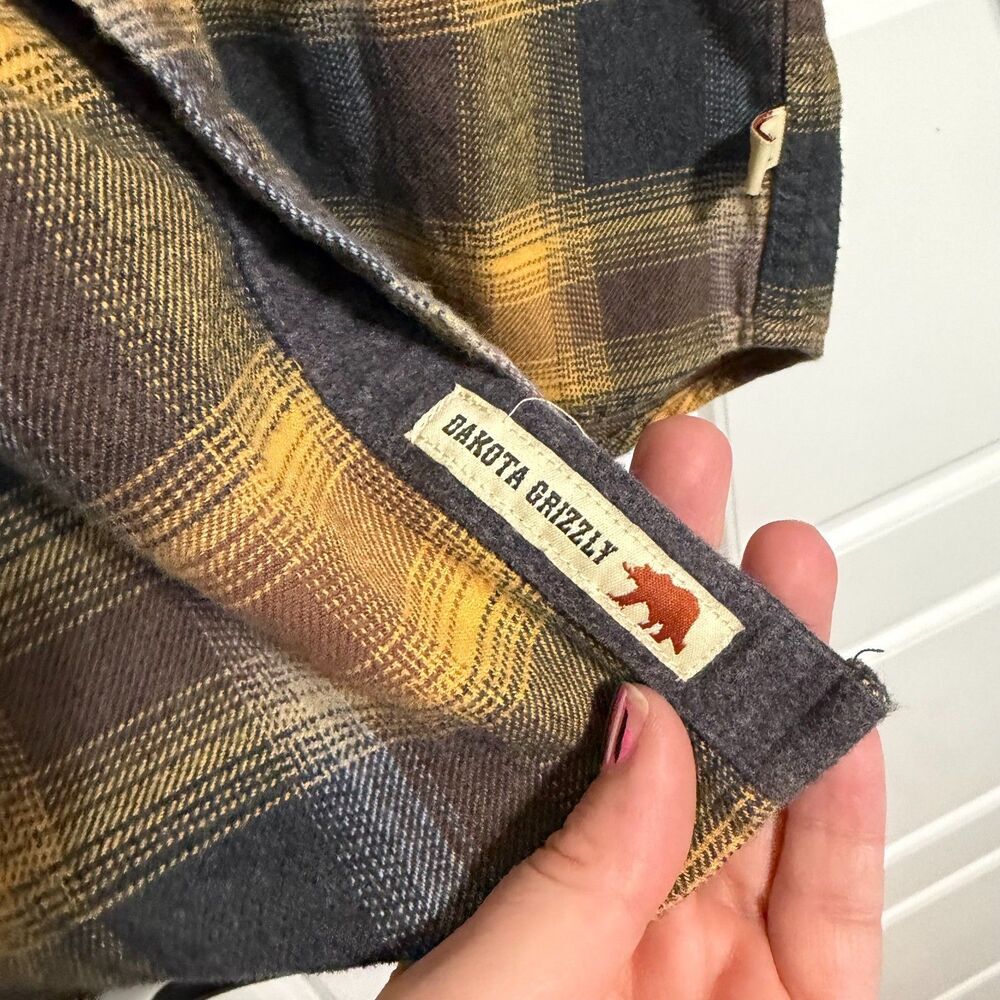 Dakota Grizzly Flannel Shirt Mens M Yellow‎ Brown Plaid Button Up Heavyweight - Picture 4 of 10